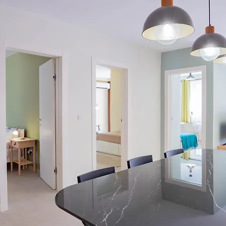 Ultra Modern Off St Julians Apartment *