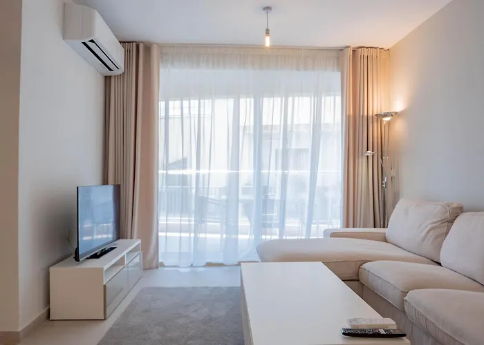 Ultra Modern Off St Julians * San Julián