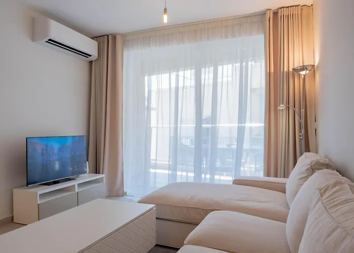 Ultra Modern Off St Julians